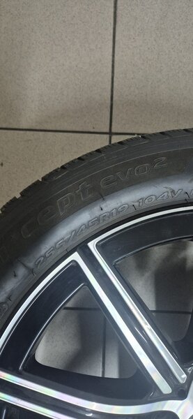 Vand set de jante compatibile Mercedes, echipate cu anvelope de iarna in st