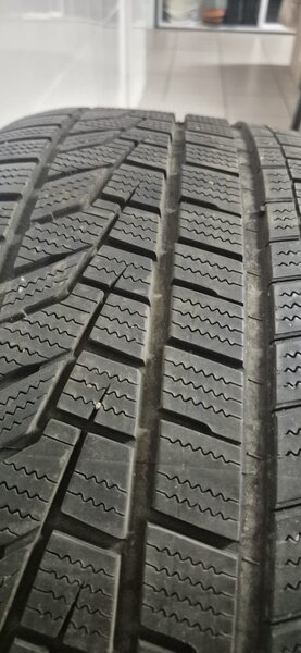 Vand set de jante compatibile Mercedes, echipate cu anvelope de iarna in st